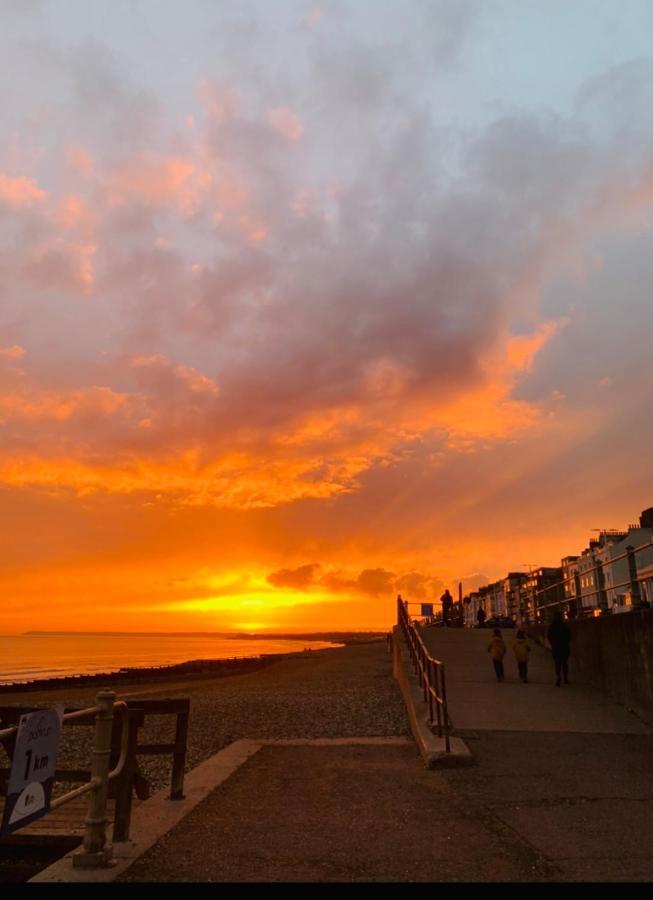 Penthouse Suite, Sea View, Close To Shops, Beach And Train St Leonards-on-Sea Екстериор снимка