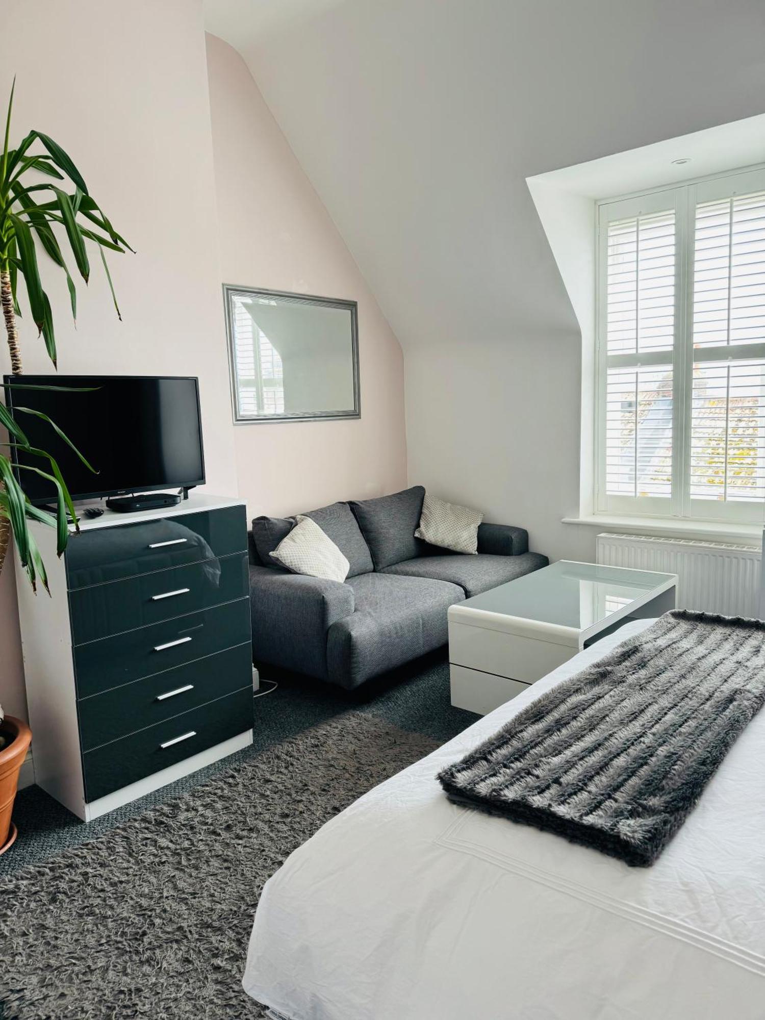 Penthouse Suite, Sea View, Close To Shops, Beach And Train St Leonards-on-Sea Екстериор снимка