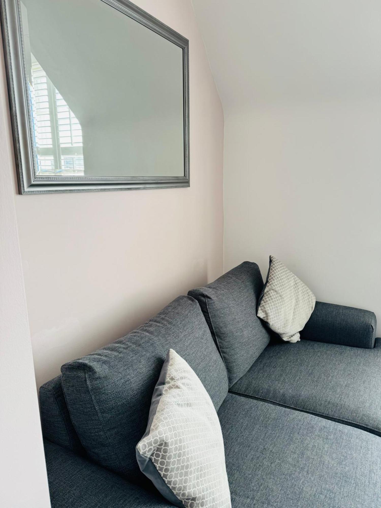 Penthouse Suite, Sea View, Close To Shops, Beach And Train St Leonards-on-Sea Екстериор снимка