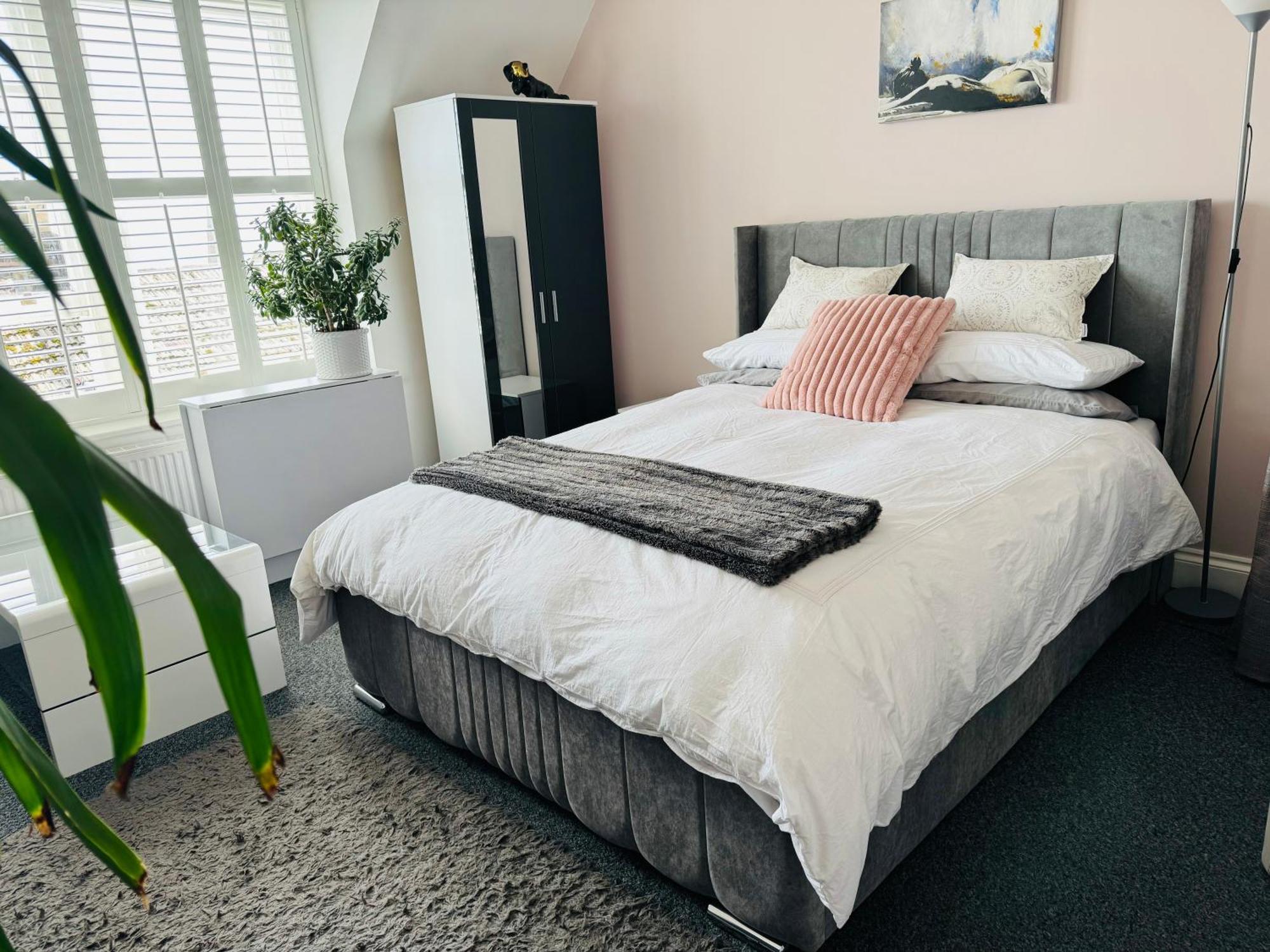 Penthouse Suite, Sea View, Close To Shops, Beach And Train St Leonards-on-Sea Екстериор снимка